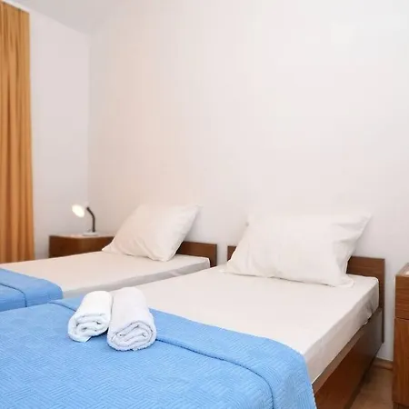 Apartament Sima *