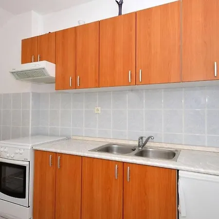 Sima Apartment